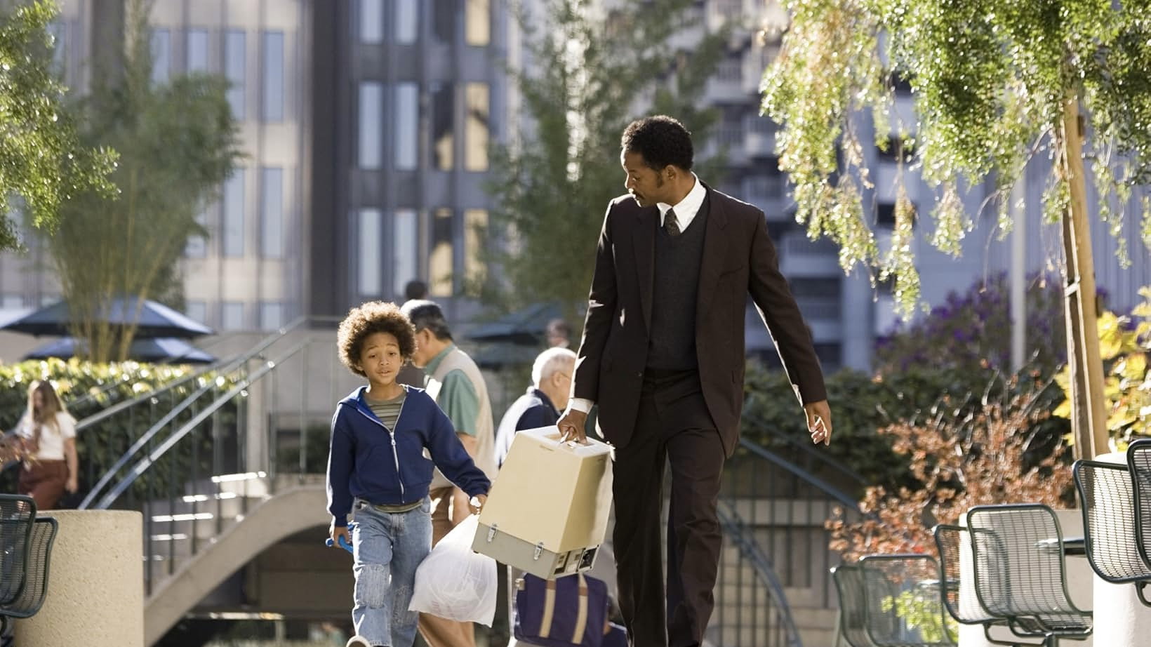 Perbedaan Film dan Movie - The Pursuit of Happyness (Fiml)
