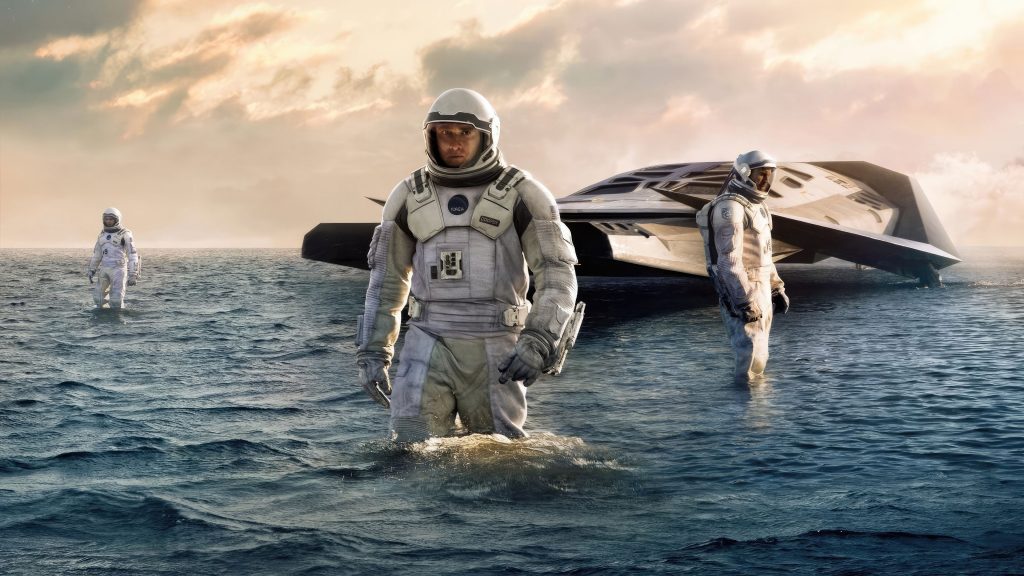 10 Rekomendasi Film Christopher Nolan - Interstellar (2014)